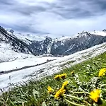 Alpenbad Hohenhaus Отель Тукс