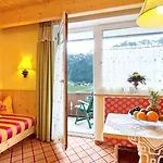 Alpenbad Hohenhaus Отель 4*