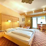 Alpenbad Hohenhaus Тукс