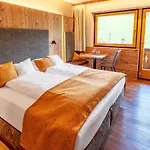 Отель Alpenbad Hohenhaus 4*