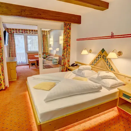 Alpenbad Hohenhaus Тукс