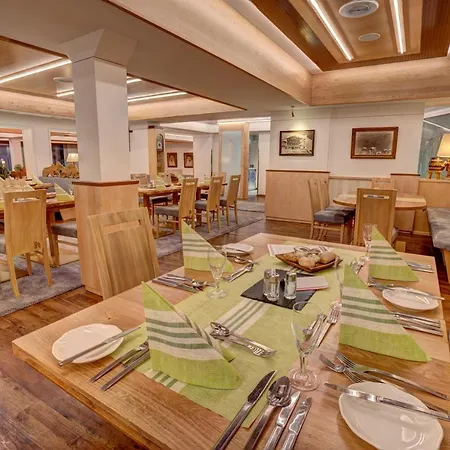 Alpenbad Hohenhaus 4*