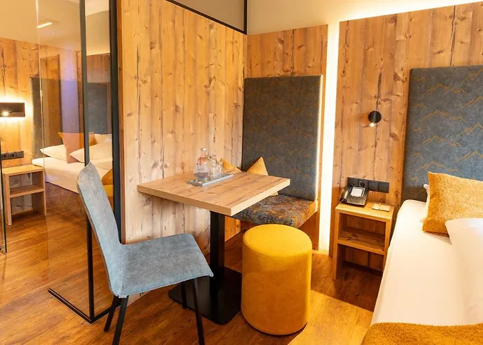 فندق Alpenbad Hohenhaus 4*