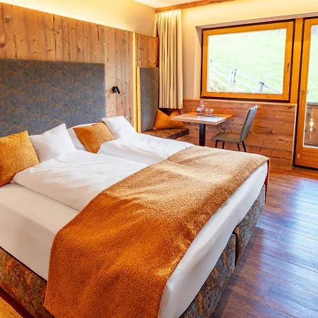 Otel Alpenbad Hohenhaus 4*