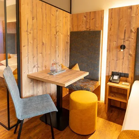 Hotel Alpenbad Hohenhaus 4*