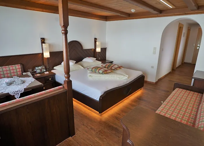 Hotel Alpenbad Hohenhaus 4*